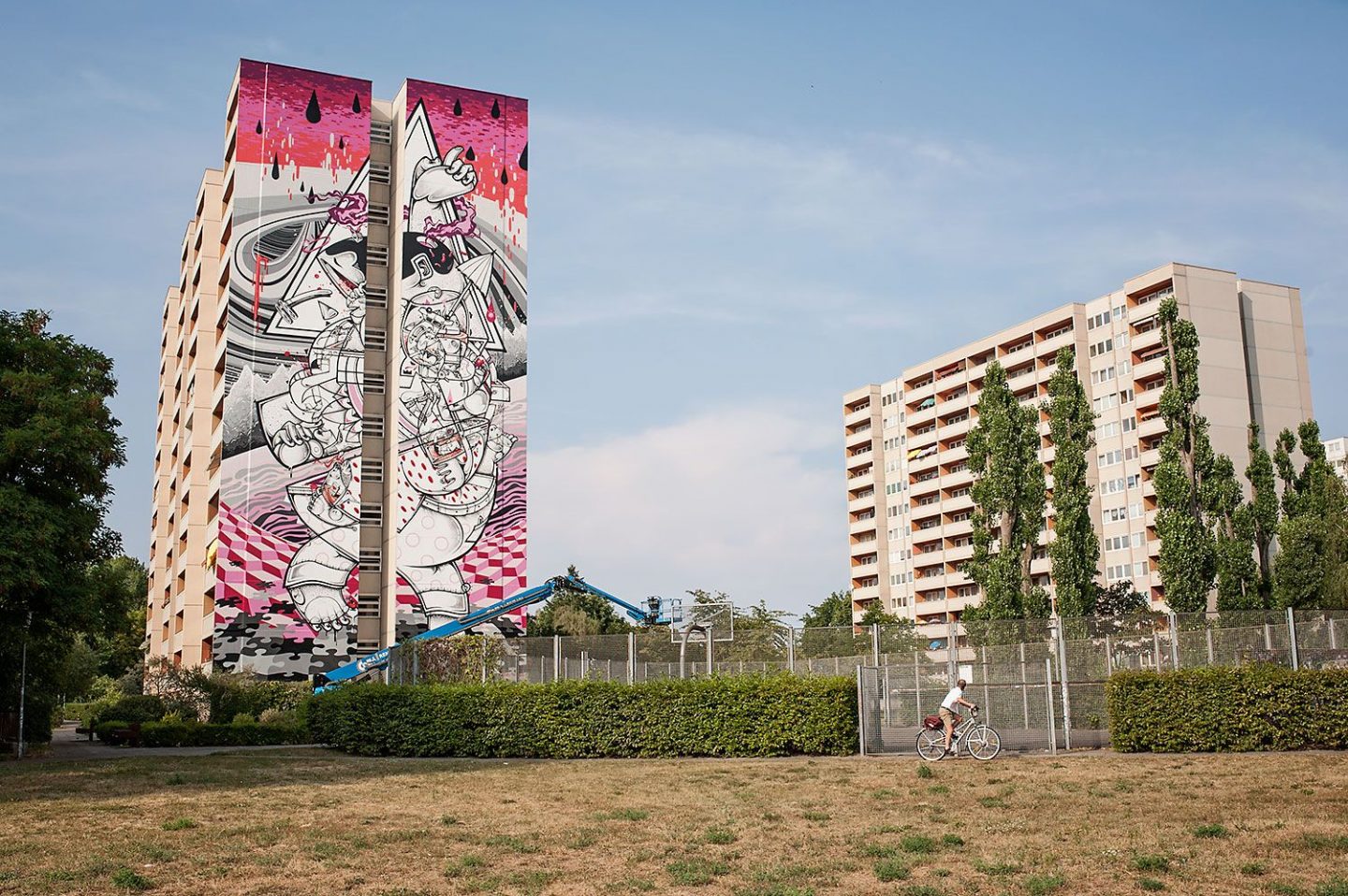 HowNosm URBAN NATION ONE WALL