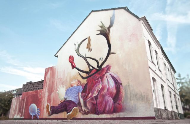 Telmo Miel Mural Spray Paint Deer